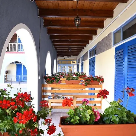 Hacienda Santa Maria ゲストハウス コスティネシュティ